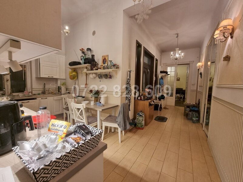 Eroilor  Apartament 4 camere 150mp + curte