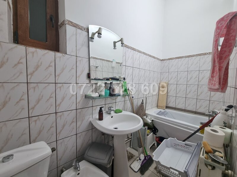 Eroilor  Apartament 4 camere 150mp + curte